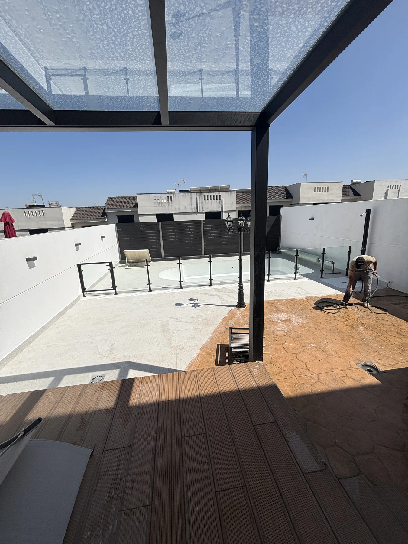 Renovación de piscina durante los trabajos exteriores
